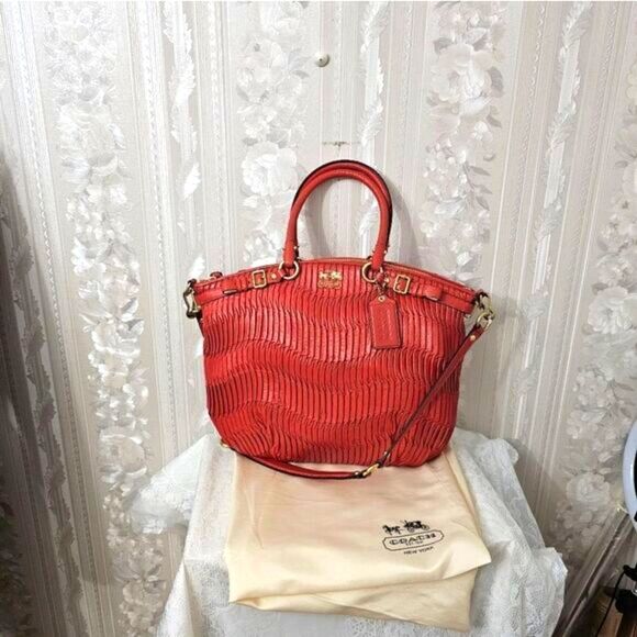 Coach Madison Gathered Leather  Lindsey NWT - Picture 2 of 9